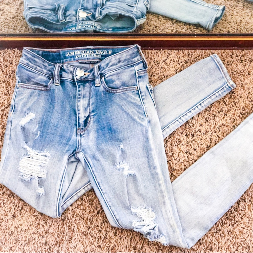 American Eagle Outfitters Hi-Rise Jeans